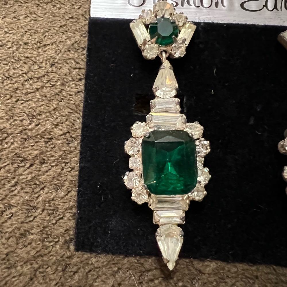 Formal/Prom Earring - Picture 2 of 3